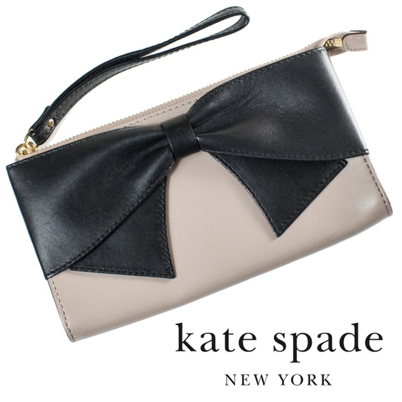 kate spade Handbags - Kate Spade Leather Pouch Wristlet